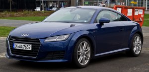Audi_TT_Coupé_2.0_TFSI_quattro_S-line_(8S)_–_Frontansicht,_3._April_2015,_Düsseldorf